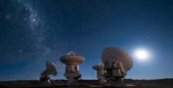 Astrónomos captan una intensa señal de radio en la Vía Láctea