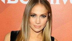 Jennifer Lopez vuelve a la pantalla grande como stripper