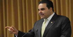 Expresidente salvadoreño Saca confiesa desvío de más 300 millones de dólares