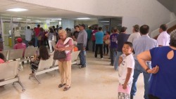 Pacientes de hemodiálisis del ISSSTE sufren la falta insumos