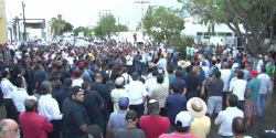 Pescadores se manifiestan en oficinas de SEMARNAT