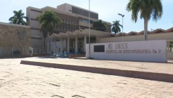 Se quejan familiares derechohabientes del IMSS por negarles visitas