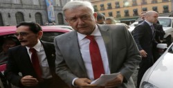 20 profesionistas sin armas cuidarán a AMLO