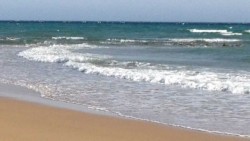 Muere en el hoyo que hizo para divertirse en la playa