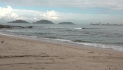 Salvavidas atentos al mar de fondo
