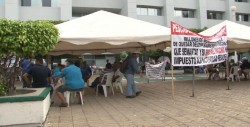 Continúa manifestación de pescadores a las afueras de Conapesca