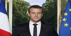 Macron cree que Grecia ha pasado la crisis con "valentía" digna de respeto