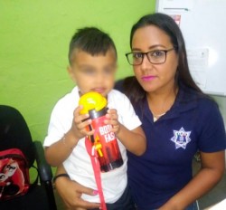 Policía de Mazatlán localiza y entrega a niño extraviado