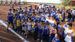 Niños beisbolistas sonorenses recibieron unidad deportiva