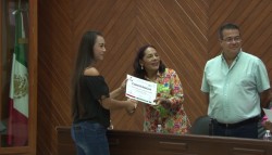 Reciben mujeres constancias de asesorías educativas