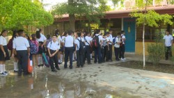 Madres de familia de la escuela José María Morelos pelean por un aula