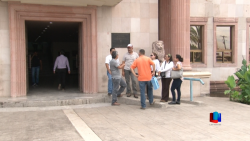 Maestros cesados trabajan de albañiles, jornaleros y choferes