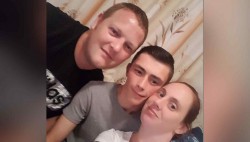 Se toman una selfie y después matan a su amigo