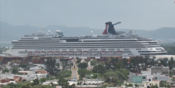 Por primera vez, turistas de crucero bajan a conocer el Acuario de Mazatlán