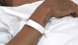 Ancianos sufren abandono en hospital general
