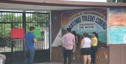 Toman padres de familia secundaria en Valle Bonito