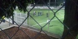 Comando ataca a jugadores de futbol amateur a medio partido