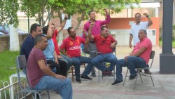 Suspenden labores, maestros de secundarias generales