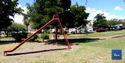 Vecinos limpian parque de su colonia en Cajeme