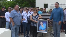 Periodistas dan el último adiós con honeres a su compañera Yunibe Cabrera