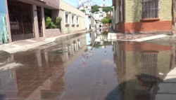 Se derraman aguas negras en el Centro Histórico