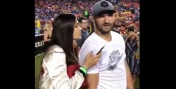 #Video Estrella de hockey salva a su esposa de un balón de fútbol