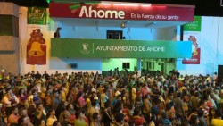Ahomenses gritan VIVA MÉXICO