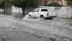 Encharcamientos y autos varados por las lluvias: PC
