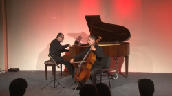 Deleitan con concierto "Arpeggione"