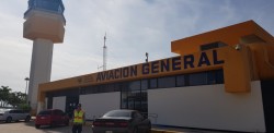 Niegan acceso a medios al aeropuerto para corroborar envío de donaciones por lluvias
