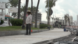 Ya están pavimentando el malecón, con concreto hidraúlico