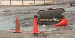 Brotan aguas negras por alcantarilla ubicada en Bulevar Ganaderos