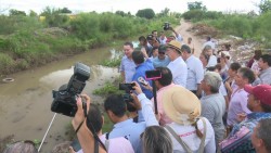 Buscará gobernador recursos para construcción de pluviales y evitar inundaciones futuras