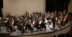 Ovacionan a la OSSLA en concierto a damnificados