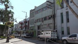 Empleados municipales no regresan al edificio Rivera Farber