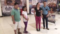 Desfile de modas muy especial en centro comercial de Mazatlán
