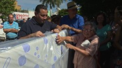 Vecinos reclaman obras de drenaje, no colchones