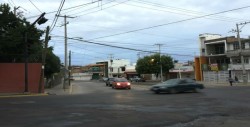 No sirve luz roja de semáforo en la colonia Miguel Alemán