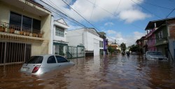 El huracán Willa se adentra en México tras impactar la costa del Pacífico