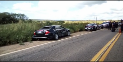 Asesinan a dos personas al interior de un automóvil sobre la Carretera México 15