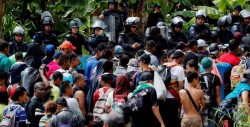 Segunda caravana migratoria ingresa a México y se entrega a autoridades
