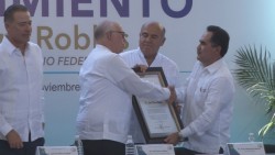 La UAS entrega reconocimiento a José Narro