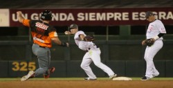 Los Guindas abren serie en Sonora