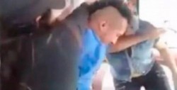 Se sube a asaltar camión y se topa a su mamá; Lo agarra a 'chanclazos'