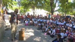 Cientos disfrutan las actividades de la feria del libro