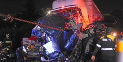 Tráiler mata a 10 personas en México; Iba a más de 100 kilómetros por hora