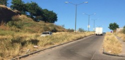 Maleza y basura por boulevard del sector progreso