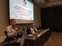 Se capacitan trabajadores de restaurantes, para mejorar sus servicios