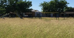 Sin poder accesar, por maleza en Parque de Acueducto 3