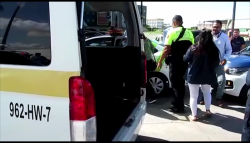 Taxistas dispuestos a defender con todo, su área de trabajo